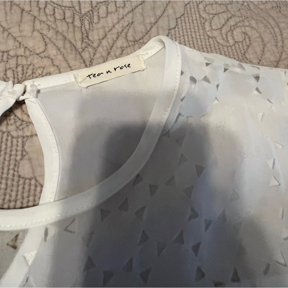 Bundle of 3 blouses size small/xs - Picture 4 of 9